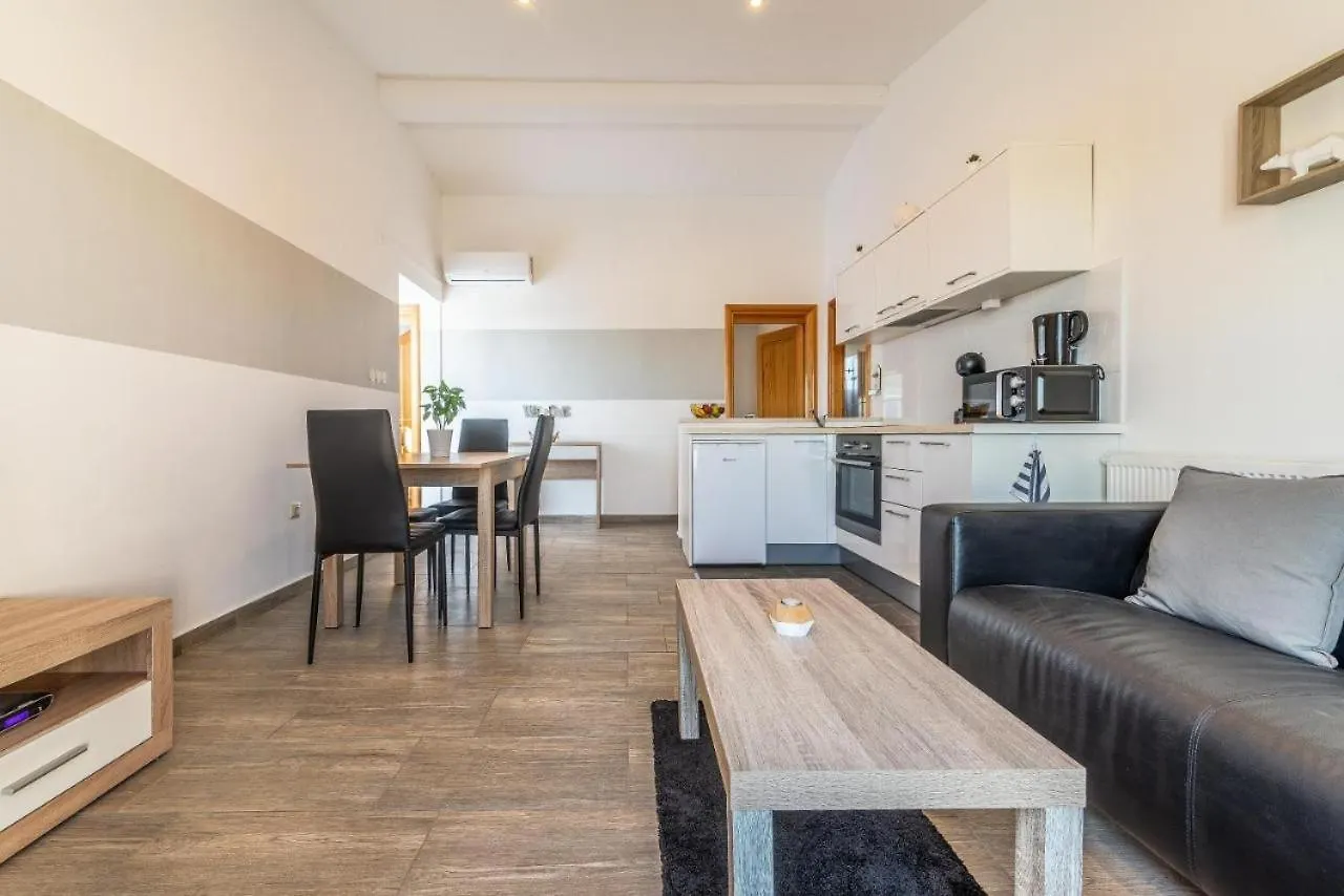 Apartman Luka Peka Vrana